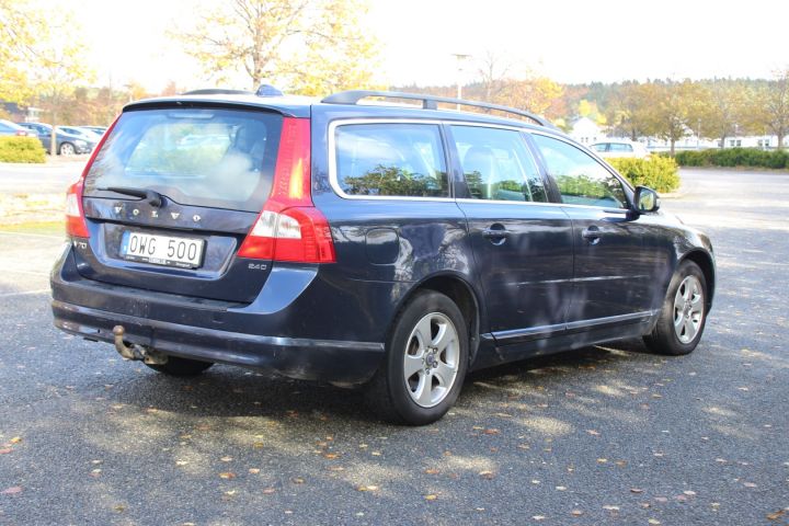 427262-4 Volvo V70 II 2.4D Momentum Automat -2010 (175hk, 27153 mil)