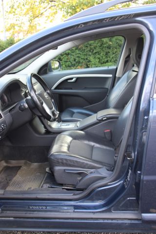 427262-7 Volvo V70 II 2.4D Momentum Automat -2010 (175hk, 27153 mil)