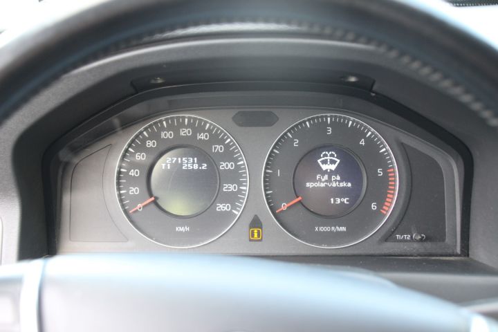 427262-10 Volvo V70 II 2.4D Momentum Automat -2010 (175hk, 27153 mil)