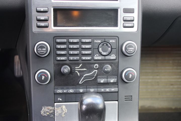 427262-14 Volvo V70 II 2.4D Momentum Automat -2010 (175hk, 27153 mil)