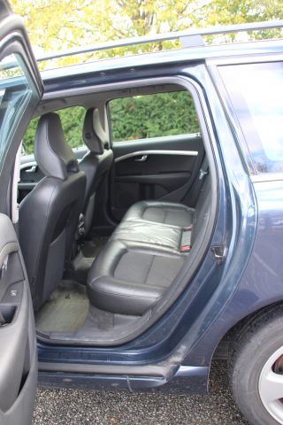 427262-15 Volvo V70 II 2.4D Momentum Automat -2010 (175hk, 27153 mil)