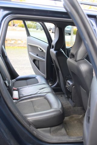 427262-20 Volvo V70 II 2.4D Momentum Automat -2010 (175hk, 27153 mil)