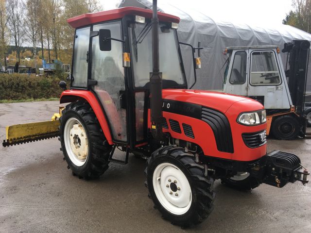 427412-4 Traktor Futon 4x4