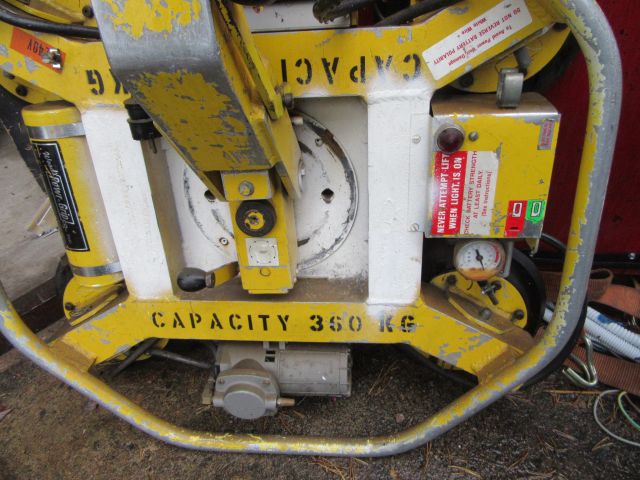 379832-4 Lifter
