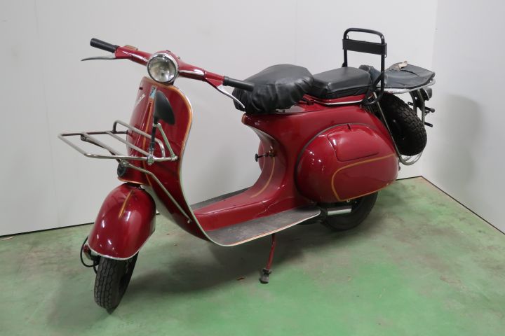 421501-2 Piaggio Vespa 125cc -56