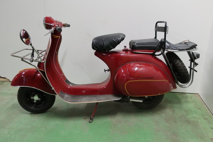 421501-4 Piaggio Vespa 125cc -56