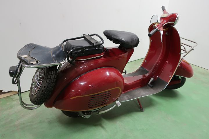 421501-6 Piaggio Vespa 125cc -56