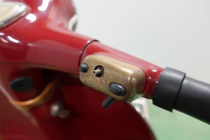 421501-9 Piaggio Vespa 125cc -56
