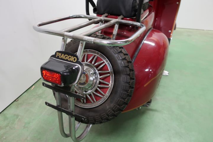 421501-14 Piaggio Vespa 125cc -56