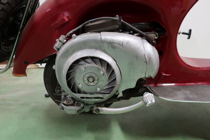 421501-15 Piaggio Vespa 125cc -56