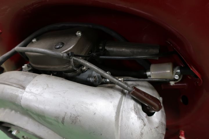 421501-16 Piaggio Vespa 125cc -56