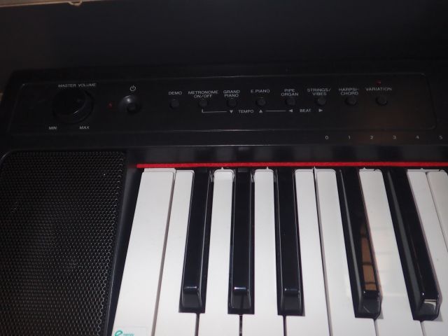 400462-3 Digital elpiano Yamaha Piaggero NP-31