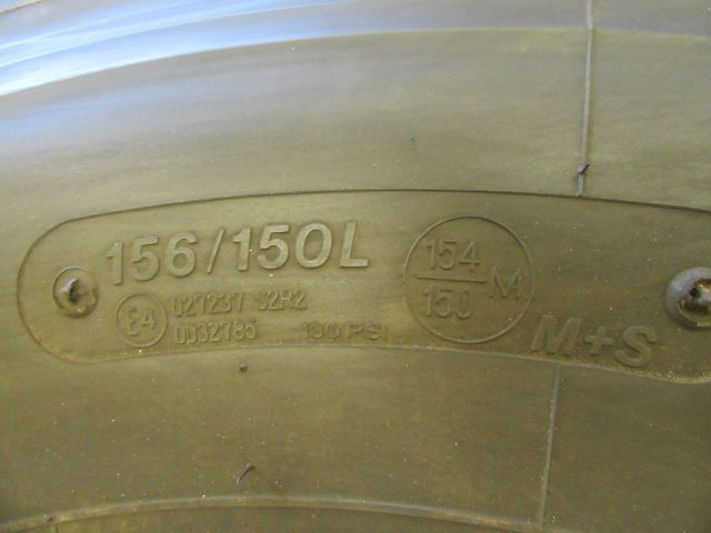 415140-6 2 st lastbilsdäck i nyskick, Bridgestone R-Steer 001 - 315/70R22,5
