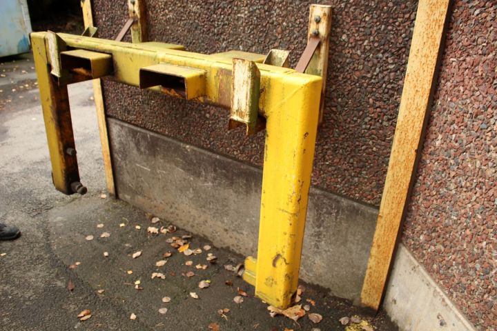 427915-2 Lyftok till skrotbingar