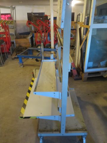 421672-12 Hyllvagnar och förvaringsvagnar