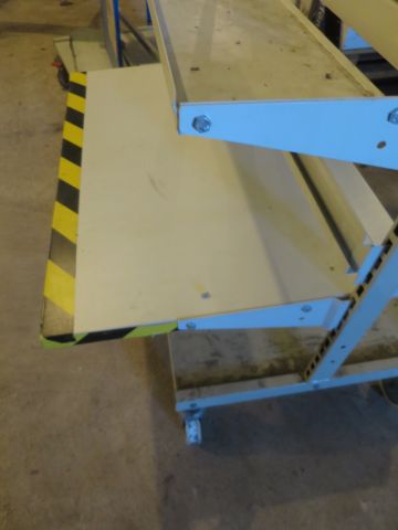 421672-15 Hyllvagnar och förvaringsvagnar