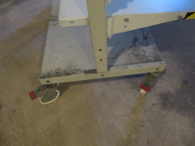 421672-18 Hyllvagnar och förvaringsvagnar