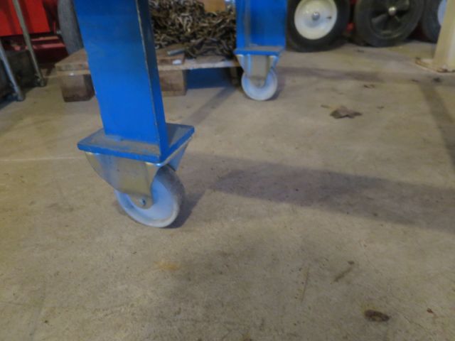 421672-27 Hyllvagnar och förvaringsvagnar