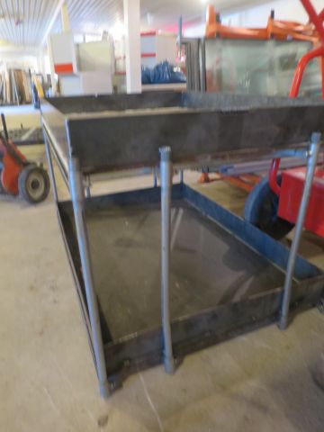 421672-33 Hyllvagnar och förvaringsvagnar