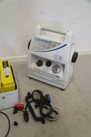 429029-12 Varmluftsaggregat Polarn Compact 4000 samt bränslevärmare