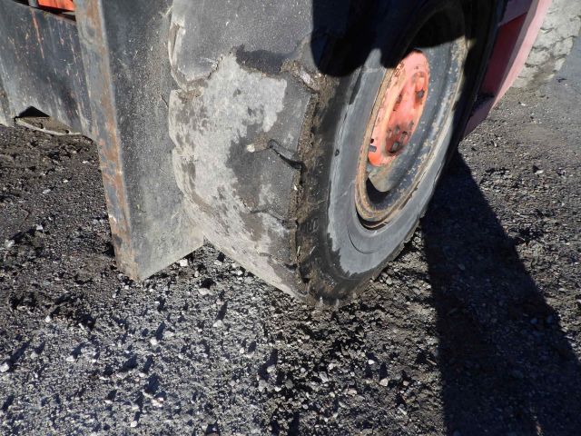 413314-28 Kalmar 3-500 diesel truck -82