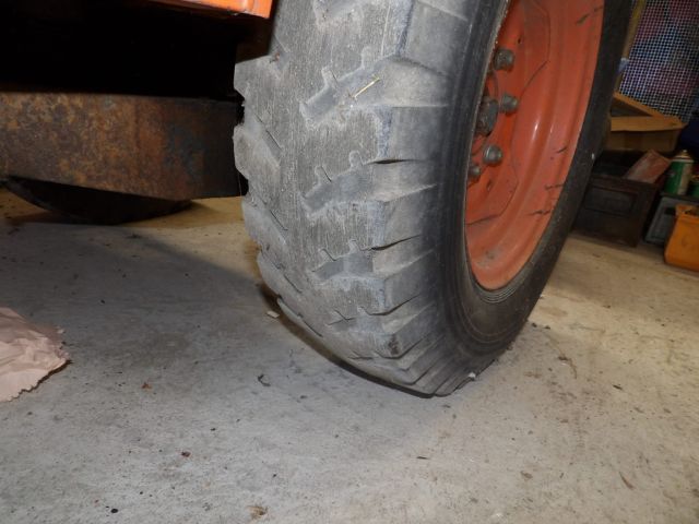 413346-23 Kubota B7100 with gear (rope object)