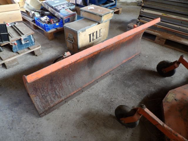 413346-27 Kubota B7100 with gear (rope object)