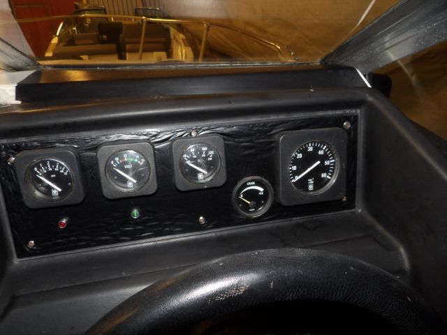 413416-24 Bayliner Capri 5.0L V8-87