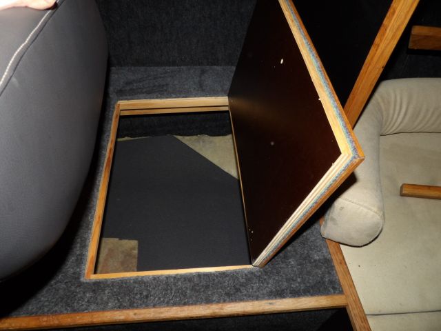 413416-28 Bayliner Capri 5.0L V8-87