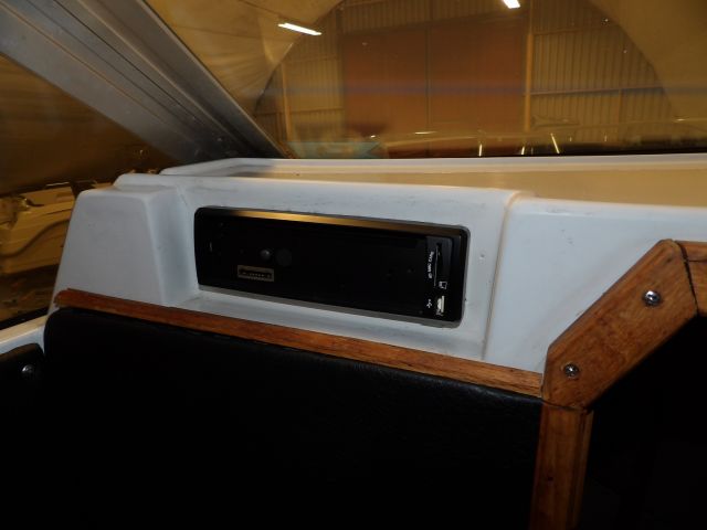 413416-29 Bayliner Capri 5.0L V8-87