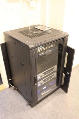 429512-1 Larm, ljud- och ljusutrustning från skobutik i Stockholm