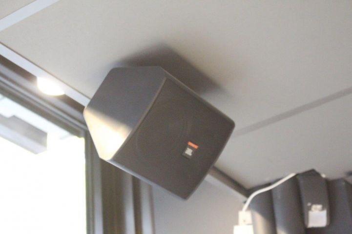 429512-16 Larm, ljud- och ljusutrustning från skobutik i Stockholm