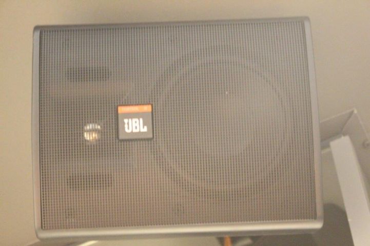 429512-17 Larm, ljud- och ljusutrustning från skobutik i Stockholm