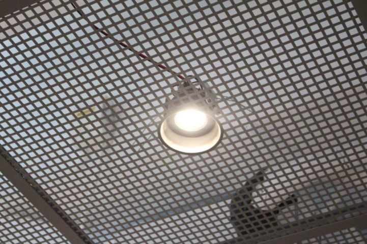 429512-20 Larm, ljud- och ljusutrustning från skobutik i Stockholm