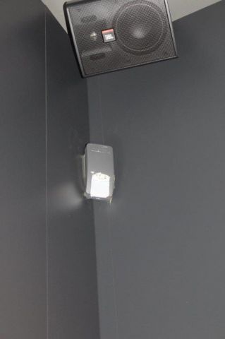 429512-30 Larm, ljud- och ljusutrustning från skobutik i Stockholm