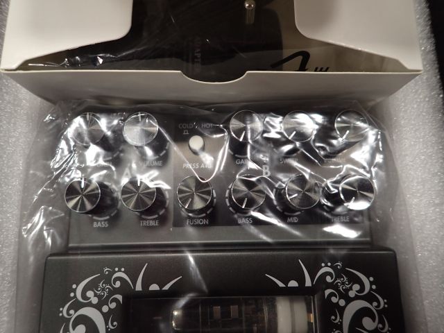 400639-6 Two Notes Le Bass Dual Channel Preamp