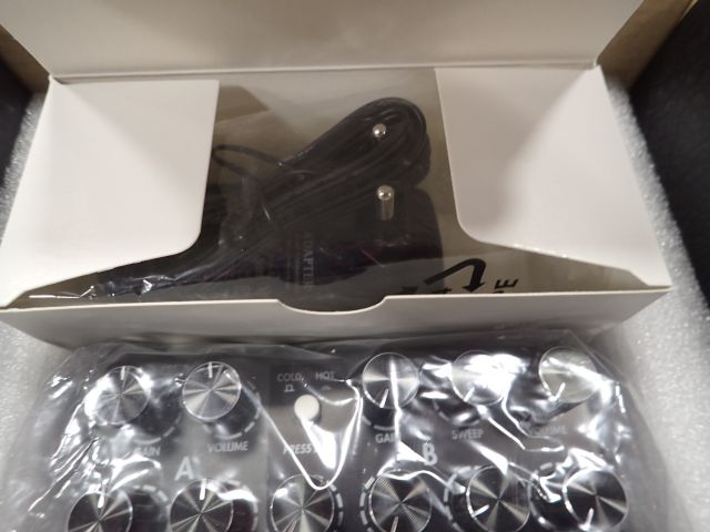 400639-7 Two Notes Le Bass Dual Channel Preamp