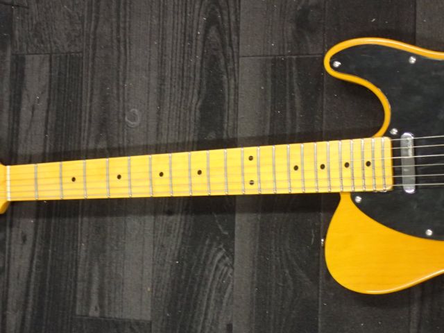 400677-3 Electric Guitar Vintage Reissued v52