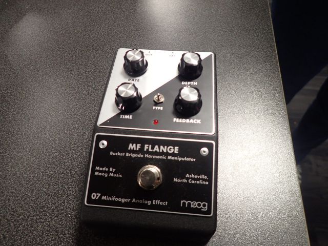 400743-1 Moog mini-pointer Tremolo pedal.