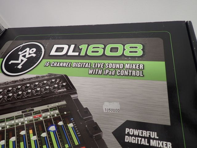 400769-2 Mackie DL1608 16 Channel Digital Sound Mixer w / Lightning iPad Control