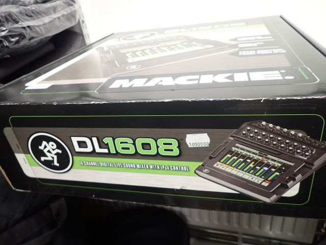 400769-4 Mackie DL1608 16 Channel Digital Sound Mixer w / Lightning iPad Control