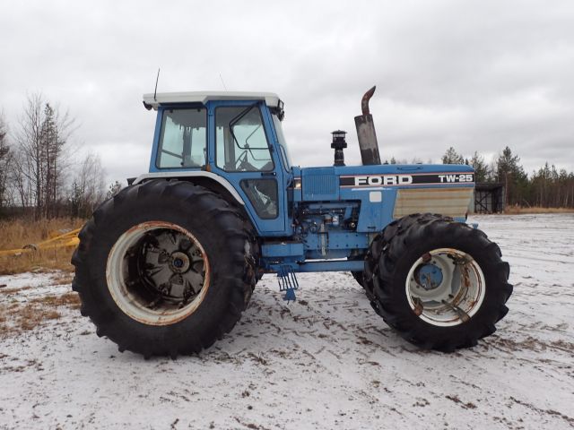 402873-4 FORD TW-25 Reg: OHL478