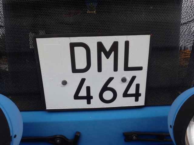 402876-21 FORD 8730 Reg: DML464