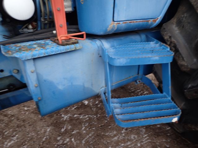 402876-32 FORD 8730 Reg: DML464
