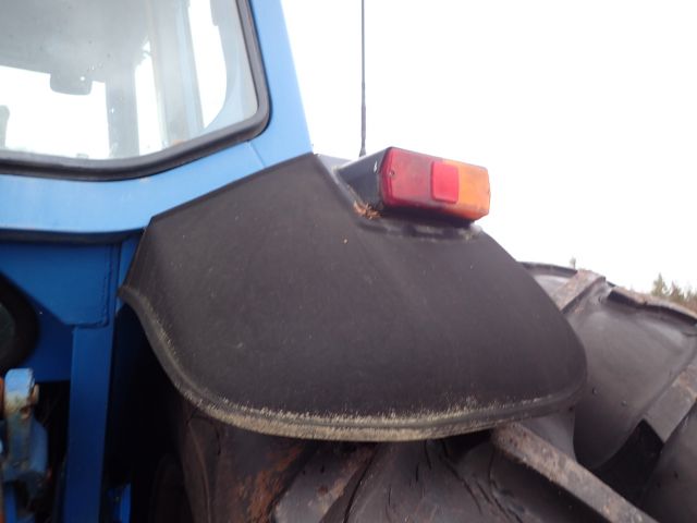 402876-36 FORD 8730 Reg: DML464