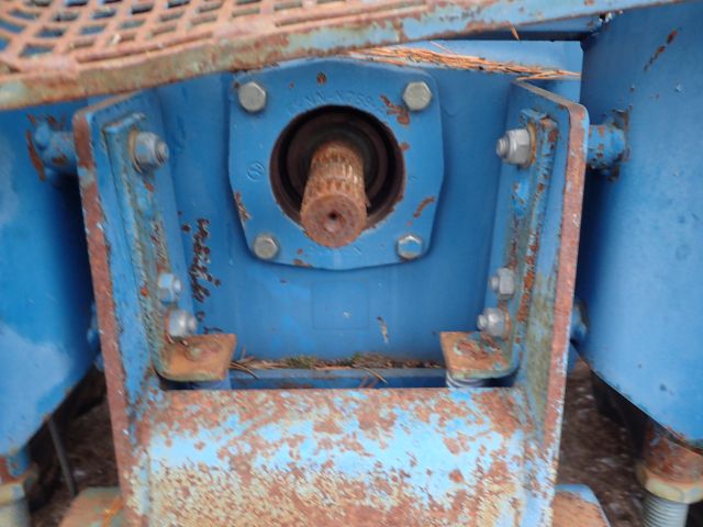 402876-42 FORD 8730 Reg: DML464