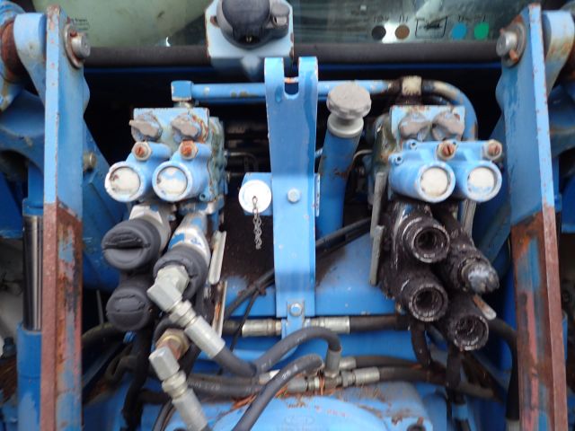 402876-44 FORD 8730 Reg: DML464