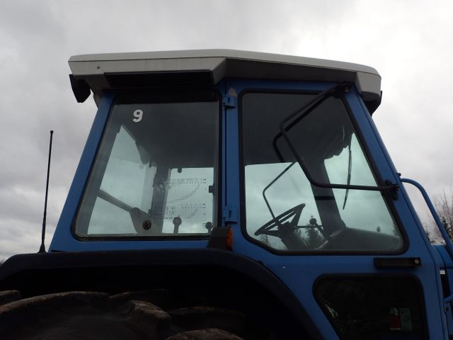 402876-48 FORD 8730 Reg: DML464