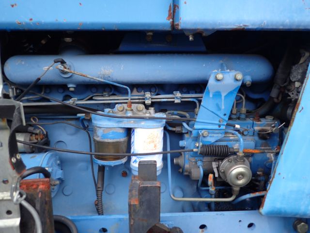 402876-53 FORD 8730 Reg: DML464