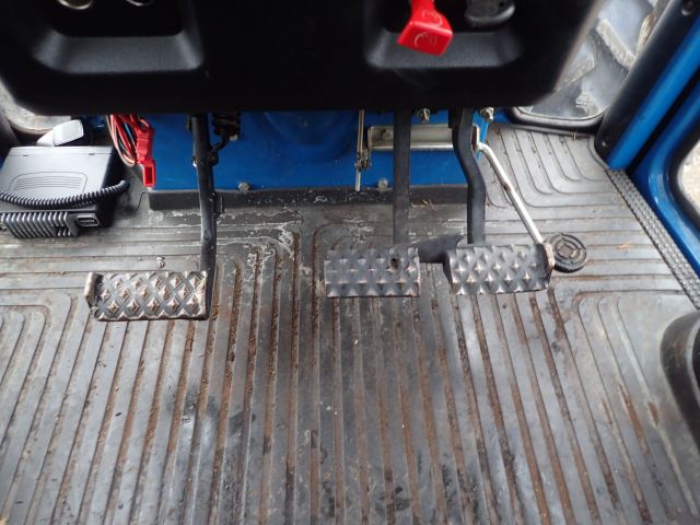 402876-64 FORD 8730 Reg: DML464